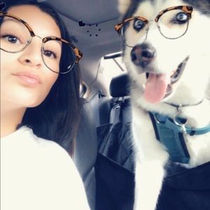 Meet your Posher, Angie